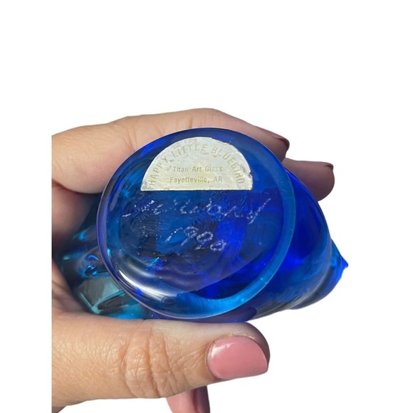 VTG ‘90 Titan Art Glass “Happy Little Bluebird” Cobalt Blue Signed Fayetteville - Picture 7 of 9